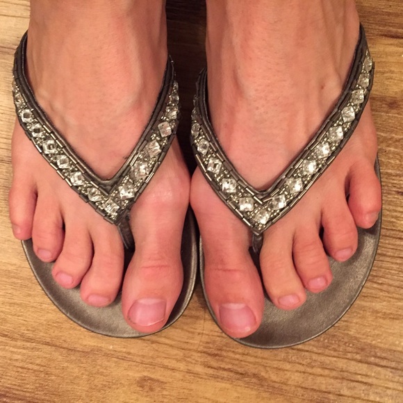 Embellished flip flops by Kenneth Cole - Picture 4 of 4