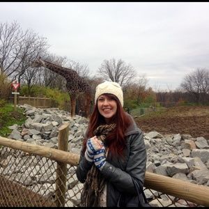 Meet your Posher, Babe