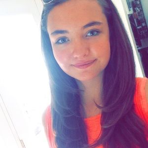 Meet your Posher, Claire