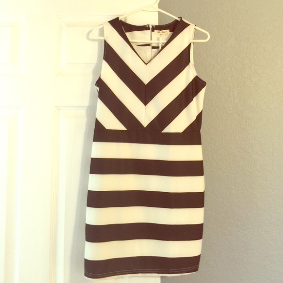 Black and White Dress - Picture 1 of 2