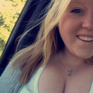 Meet your Posher, Courtney