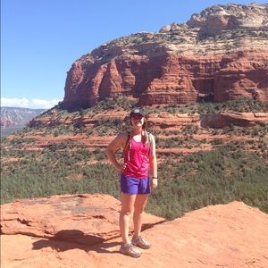 Meet your Posher, Caitlin