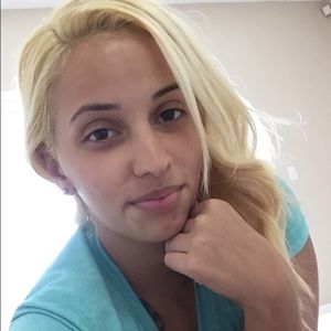 Meet your Posher, Liz