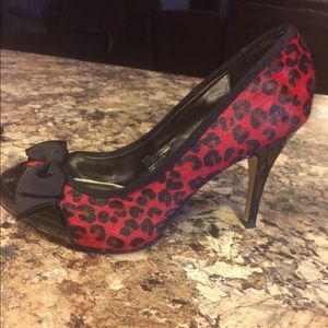 Calf hair red/black print heels
