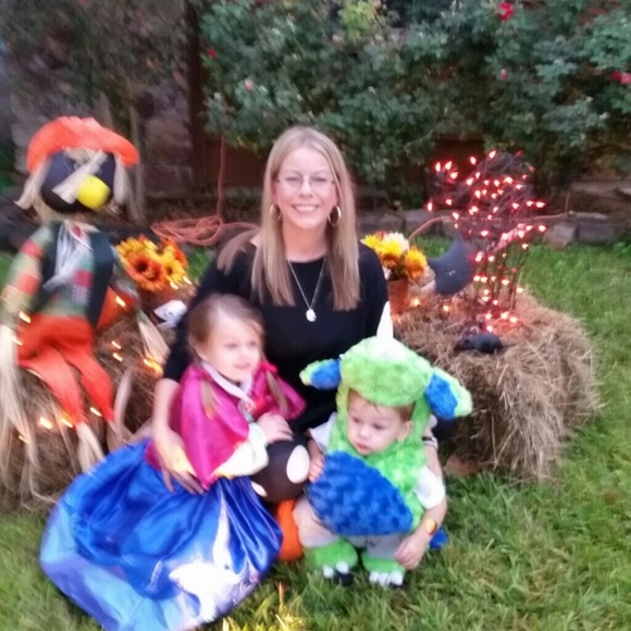 Meet your Posher, Felisha - Picture 2 of 2