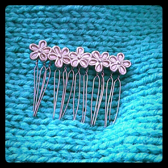Floral hair comb