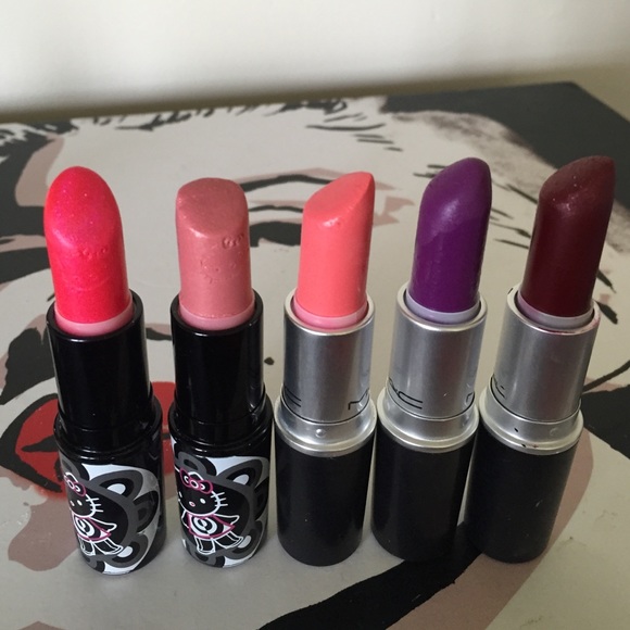 MAC Hello Kitty lipstick Big Bow limited edition