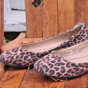 Canvas leopard print ballet flats