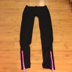 😀Brand new black leggings w/Pink Ankle Zippers😀