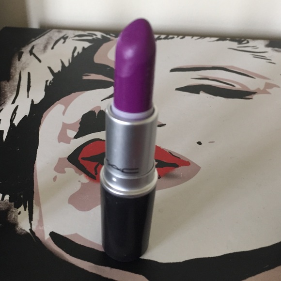 MAC heroine lipstick