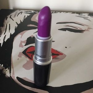MAC heroine lipstick