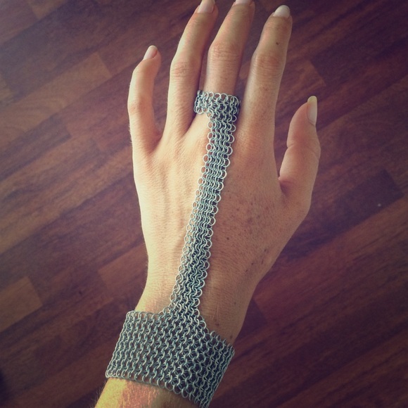Chain mail ring bracelet