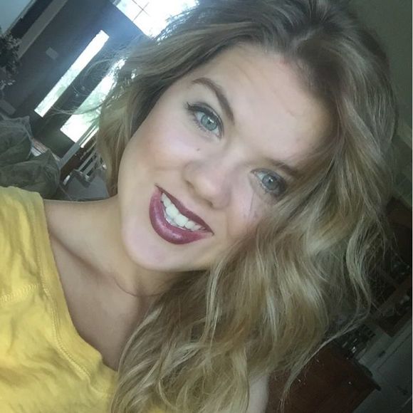 Meet your Posher, Cierra