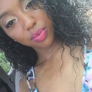 Meet your Posher, Kenia