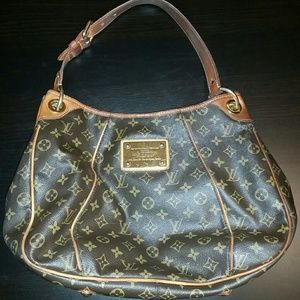 AUTHENTIC LOUIS VUITTON shoulder bag