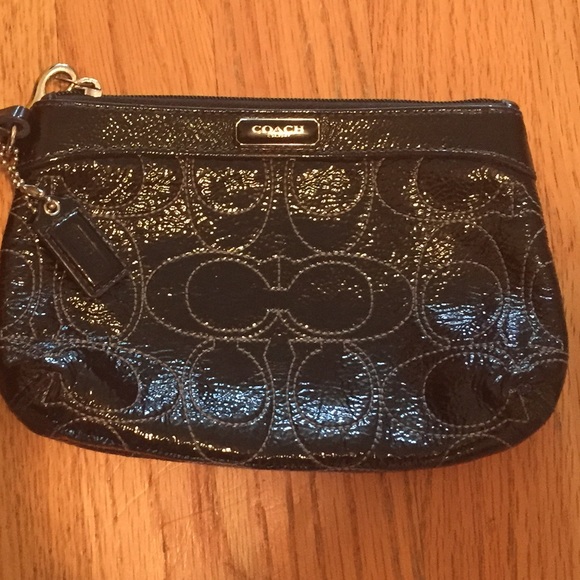 Coach Handbags - 🎀SOLD ON ANOTHER SITE 🎀 Coach wristlet