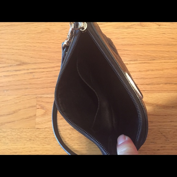 🎀SOLD ON ANOTHER SITE 🎀 Coach wristlet - Picture 2 of 2