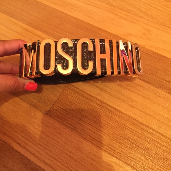 Moschino brown leather belt. Size 42