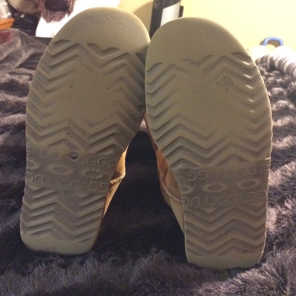 💯% Authentic UGG's Camel Colored - Picture 4 of 4