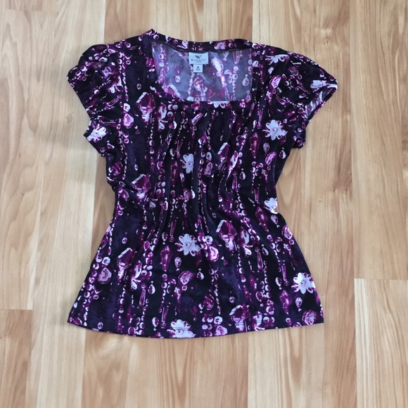 Pretty Top with cap sleeves