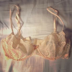 Elle Macpherson lace bra 32D