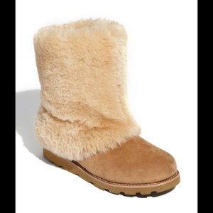 NIB UGG Authentic. Style name: Maylin