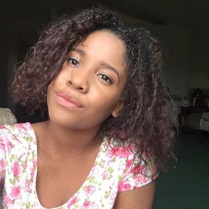 Meet your Posher, Rayna