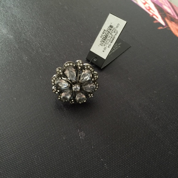 BCBG GENERATION COCKTAIL RING