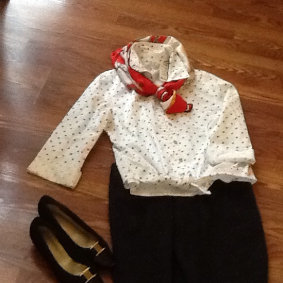L white with blue stars blouse
