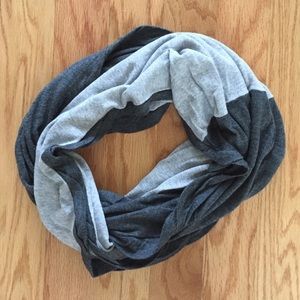 Grey Ambercrombie & Fitch infinity scarf