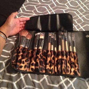 13 piece makeup brush set