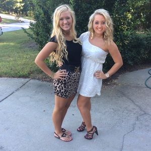 Adorable one strap flowey dress