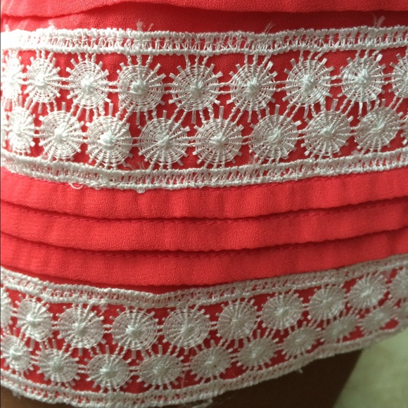 Cream and coral romper - Picture 2 of 4