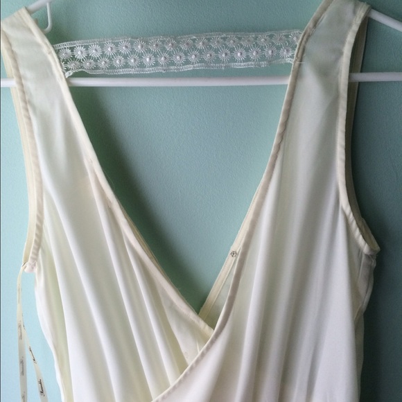 Cream and coral romper - Picture 4 of 4