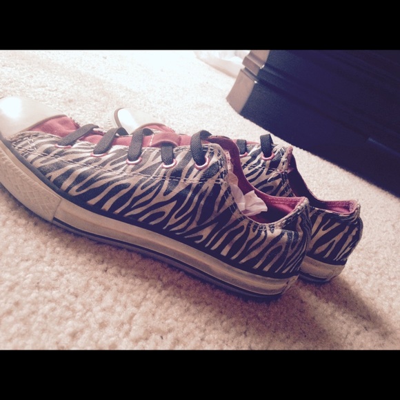 Pink Zebra Low Top Converse
