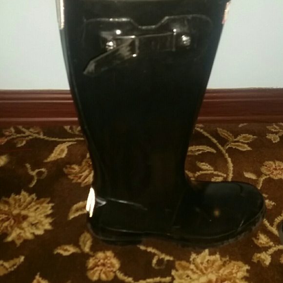 Girls Black Shiny Hunter Boots👢 - Picture 3 of 4