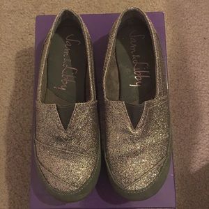 BRAND NEW SAM & LIBBY FLATS!!!