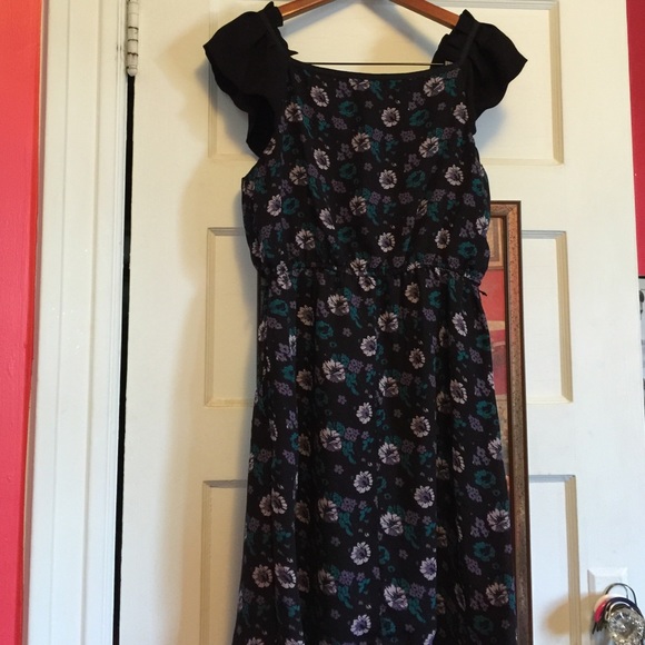 Flirty dress - Picture 4 of 4