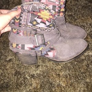 Tribal heel boots