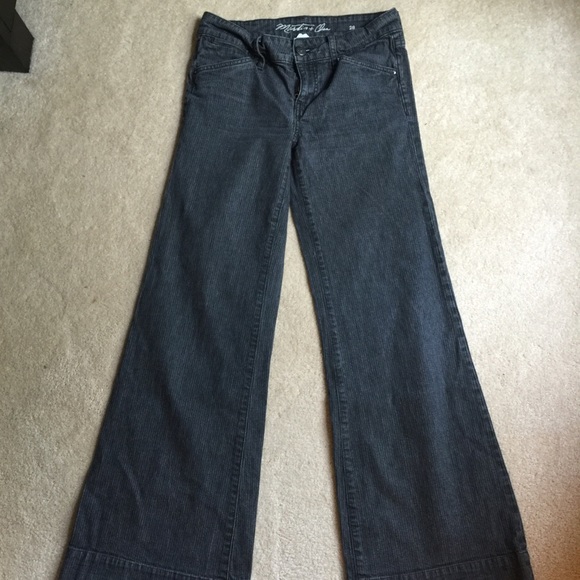 Wide Legged Gray Jeans