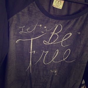 🔴American eagle base ball style t shirt