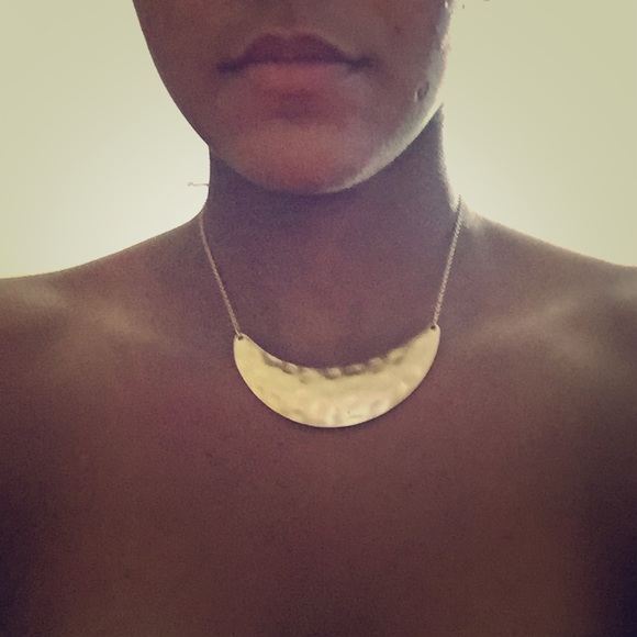 Gold short necklace
