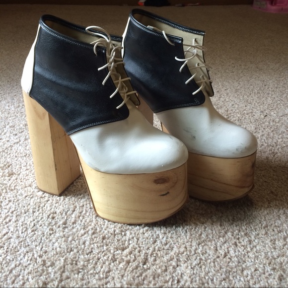 Deandri Saddle Heel