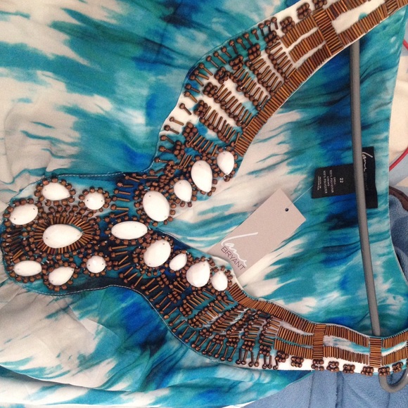 A silky blue dress with rhinestone collar - Picture 3 of 4