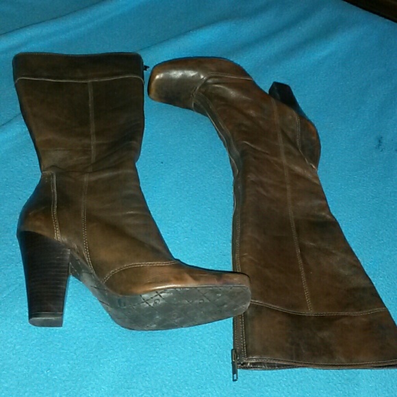 Gianni Bini brown boots