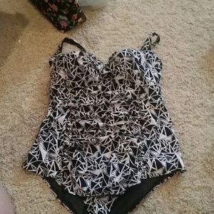 Geoprint torrid bathing suit