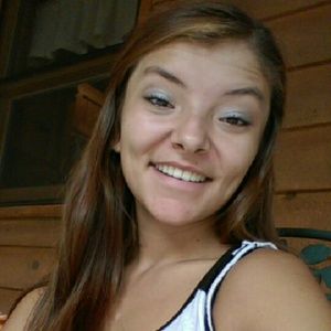 Meet your Posher, Carissa