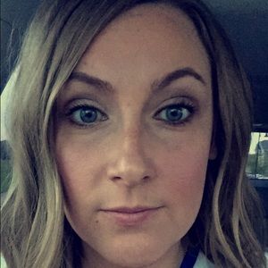Meet your Posher, Elissa