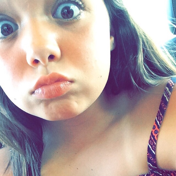 Meet your Posher, Kaleigh - Picture 1 of 1