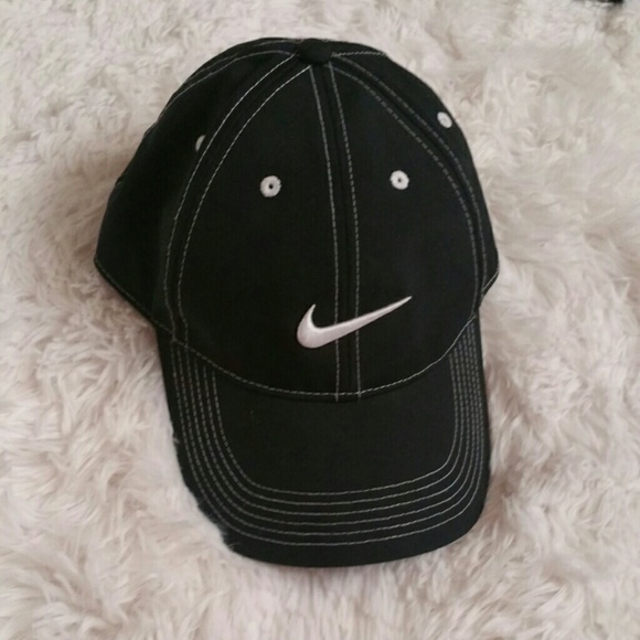 Black nike hat